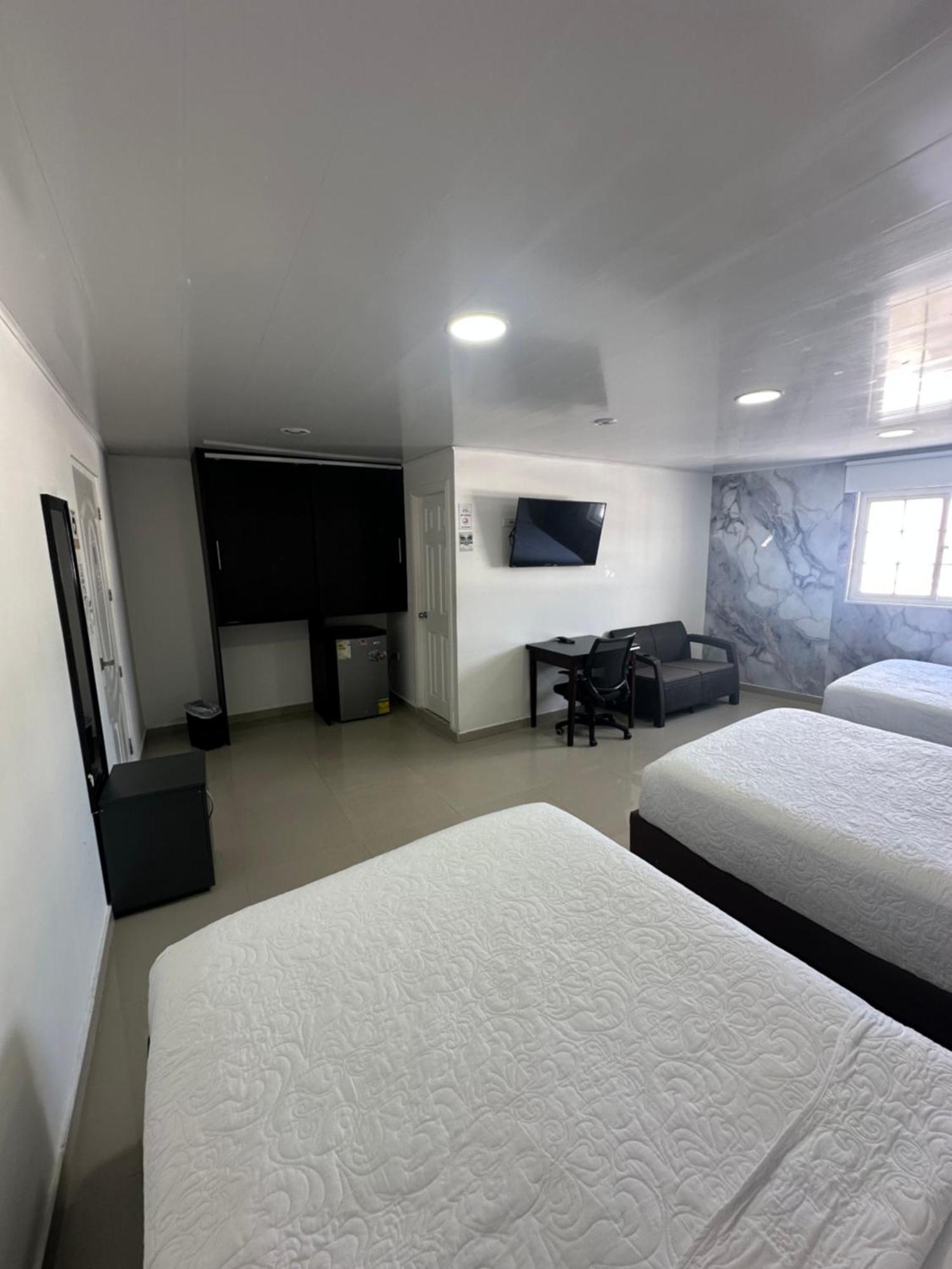 Hotel Plaza *